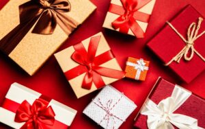 Read more about the article Christmas Gifts for Men: Unforgettable Experiences, Luxury Finds, and More