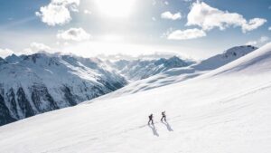 Read more about the article Cross-Country Skiing: Thrilling Adventures Across International Borders