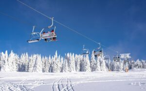 Read more about the article What Are the Top Luxury Ski Destinations in the United States?