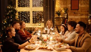 15 Loving Christmas Wishes for Family and Friends